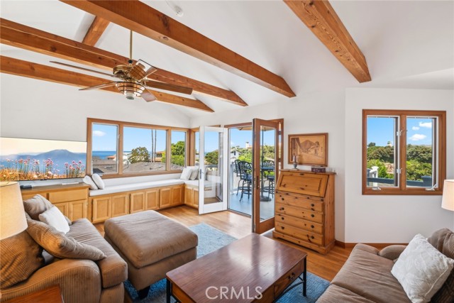 Detail Gallery Image 9 of 20 For 161 Mcknight Dr, Laguna Beach,  CA 92651 - 4 Beds | 3 Baths