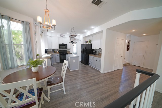 Detail Gallery Image 7 of 24 For 1820 Dawnridge Ct, Palmdale,  CA 93551 - 5 Beds | 3 Baths