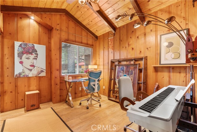 Detail Gallery Image 16 of 39 For 993 Partridge Rd, Wrightwood,  CA 92397 - 2 Beds | 2 Baths