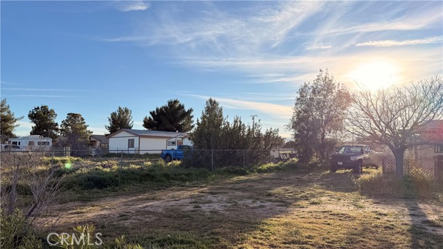 Detail Gallery Image 4 of 5 For 13958 Sage, Oak Hills,  CA 92344 - 5 Beds | 3/1 Baths