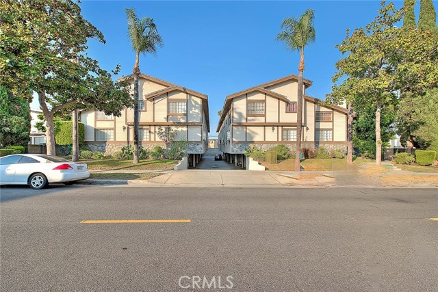 Detail Gallery Image 2 of 43 For 32 N Almansor St #D,  Alhambra,  CA 91801 - 3 Beds | 3 Baths