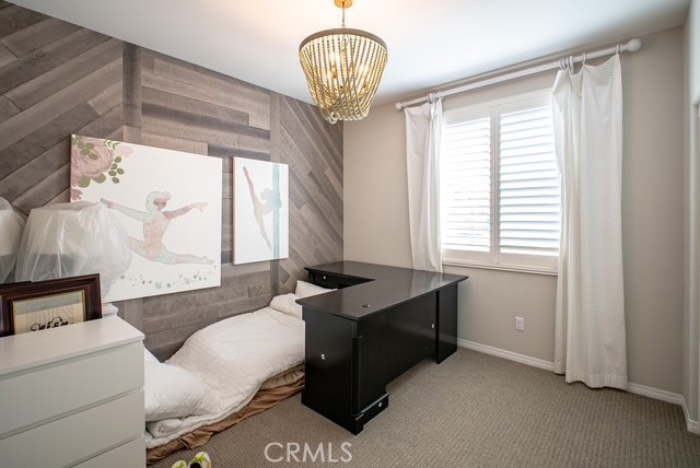 https://media.crmls.org/medias/d5d1c5b3-145a-468d-afca-92901353357c.jpg?preset=X-Large
