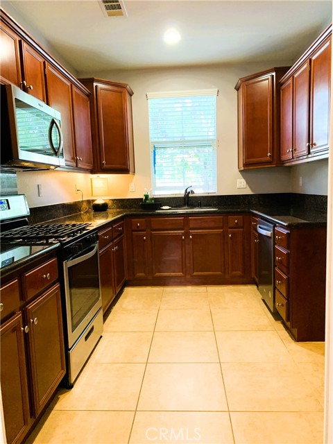 Detail Gallery Image 17 of 63 For 31891 Domenoe Way, Temecula,  CA 92592 - 3 Beds | 2/1 Baths