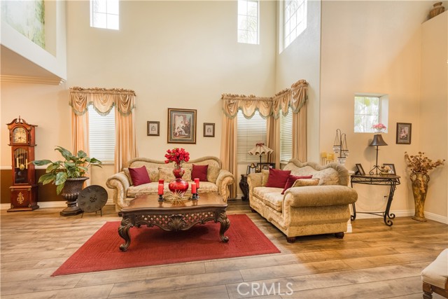 970 Riverview Circle, Corona CA: https://media.crmls.org/medias/d5d3dfeb-ee5f-445d-b0d7-bafeebac197e.jpg