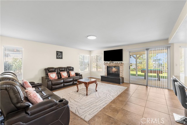 1215 Date Palm Drive, Palmdale CA: https://media.crmls.org/medias/d5d4c919-4ab3-4f01-8cac-5dfe2e96bb06.jpg