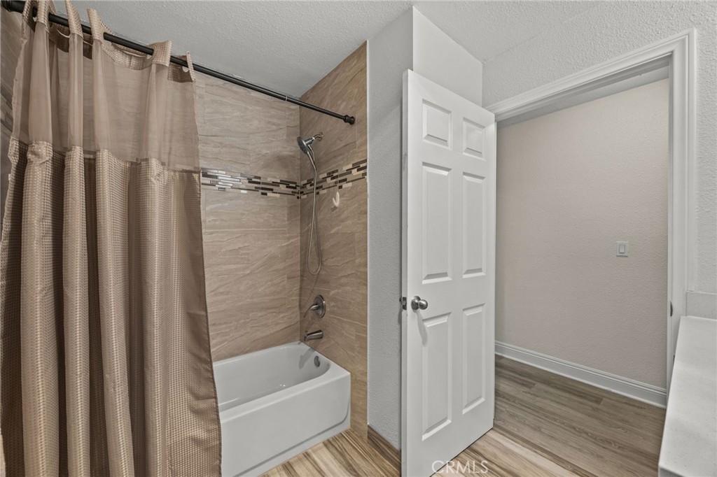 2094 Grand Avenue - photo 20