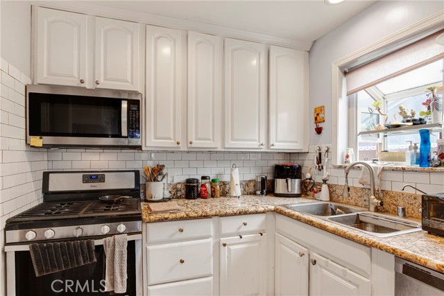 3 Bed Home for Sale in Hawthorne, California