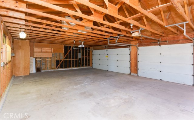 Detail Gallery Image 9 of 45 For 15490 Mondamon, Apple Valley,  CA 92307 - 4 Beds | 2 Baths