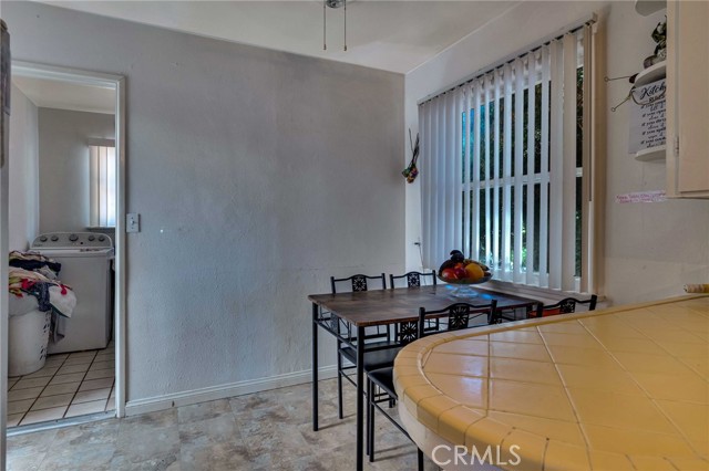 222 W 8th Avenue, Escondido CA: https://media.crmls.org/medias/d5d5eae5-7b9c-46a2-ae66-f8976b19d09b.jpg