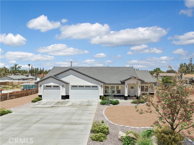 Detail Gallery Image 3 of 47 For 20664 Nisqually Rd, Apple Valley,  CA 92308 - 3 Beds | 2 Baths