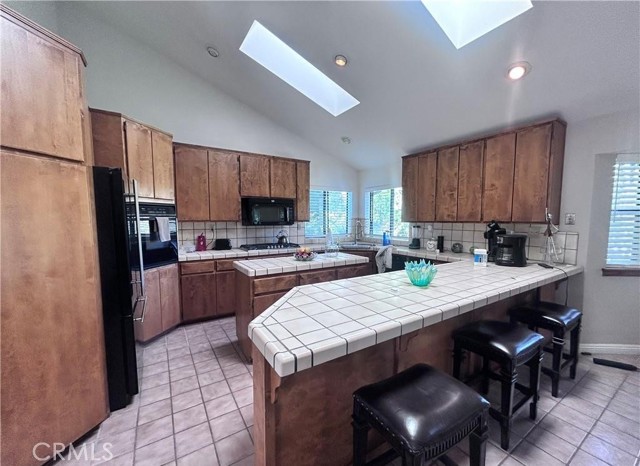 Detail Gallery Image 3 of 4 For 13054 Oak Crest, Yucaipa,  CA 92399 - 4 Beds | 3 Baths