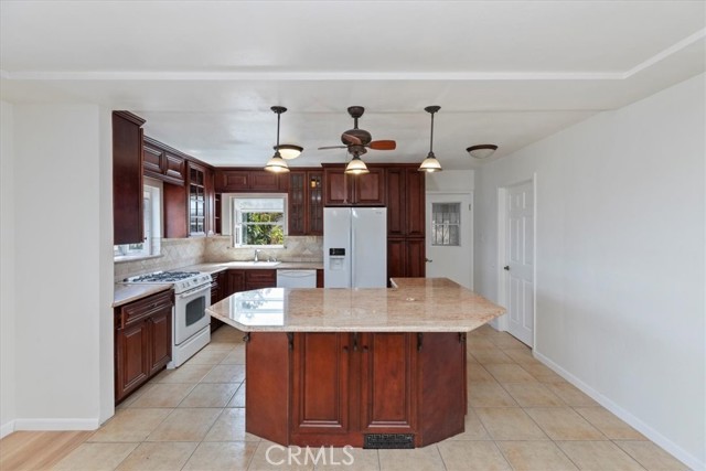 Detail Gallery Image 17 of 60 For 11441 San Juan, Loma Linda,  CA 92354 - 4 Beds | 3 Baths