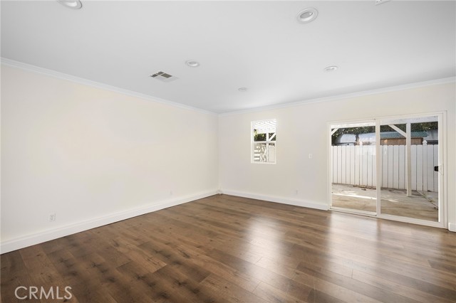 Detail Gallery Image 6 of 24 For 7058 Willis Ave, Van Nuys,  CA 91405 - 3 Beds | 2 Baths