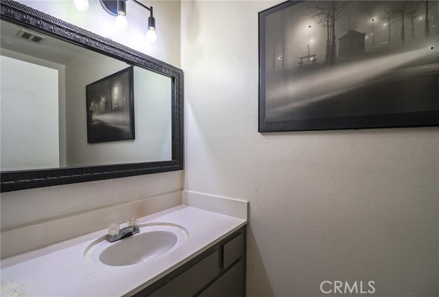 Detail Gallery Image 6 of 14 For 823 E Lugonia Ave #11,  Redlands,  CA 92374 - 2 Beds | 1/1 Baths