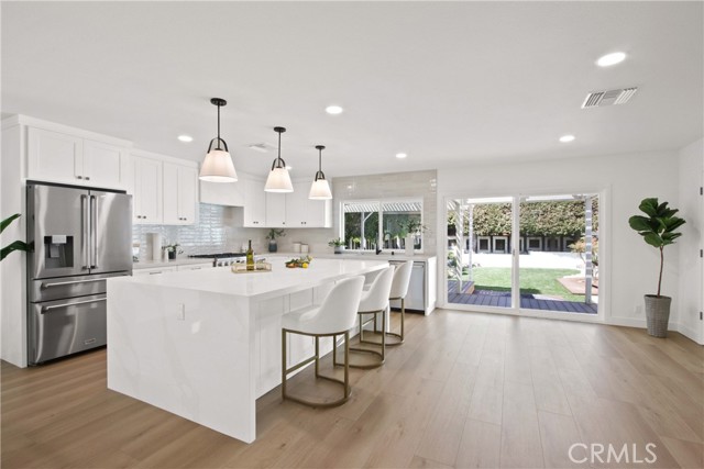 Detail Gallery Image 13 of 45 For 17805 Winterberry St, Fountain Valley,  CA 92708 - 6 Beds | 5/1 Baths