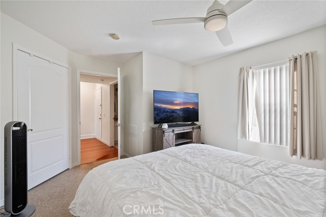 1401 N Greenbrier Road, Long Beach CA: https://media.crmls.org/medias/d5d8dbde-7768-4ac9-b33c-d2333413b0bf.jpg