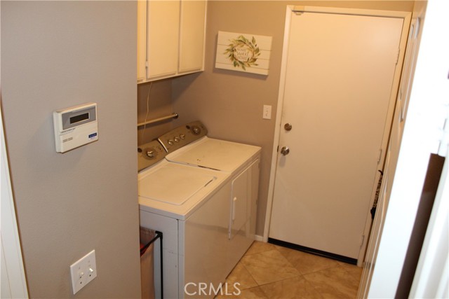 1338 Coral Gables Circle, Corona CA: https://media.crmls.org/medias/d5d8e2b1-37ce-44e0-80d5-84768b393457.jpg