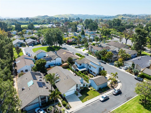 25 Almond Tree Lane, Irvine CA: https://media.crmls.org/medias/d5d93247-ee83-4c32-a92f-2c6c58d38259.jpg