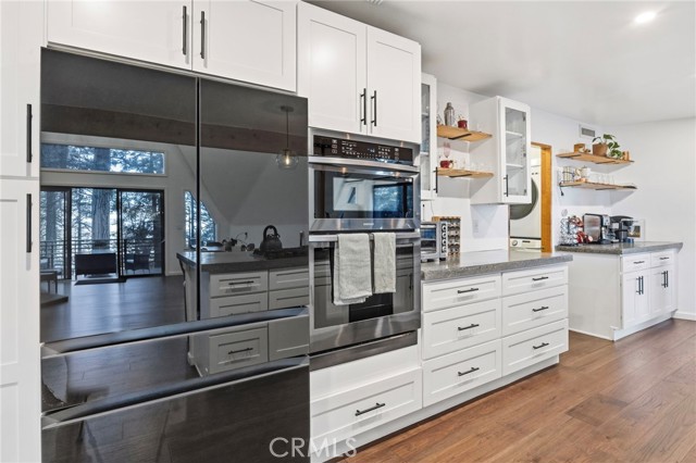 Detail Gallery Image 13 of 43 For 1349 Valley View, Crestline,  CA 92325 - 4 Beds | 3 Baths