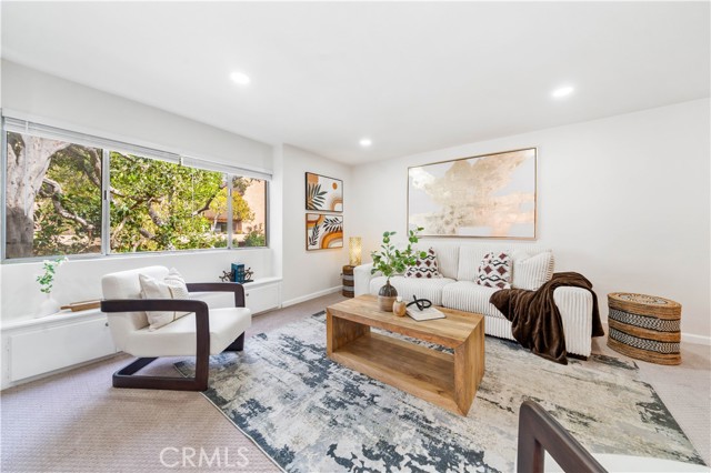 Detail Gallery Image 3 of 27 For 5674 Windsor Way #201,  Culver City,  CA 90230 - 2 Beds | 2 Baths