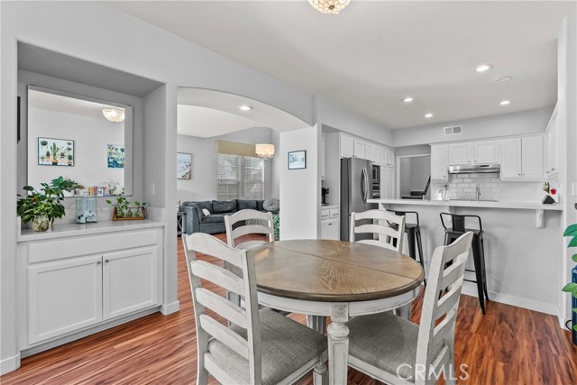 Detail Gallery Image 9 of 37 For 24714 Avignon Dr, Valencia,  CA 91355 - 3 Beds | 3 Baths