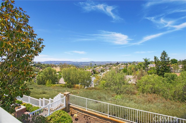 Detail Gallery Image 14 of 17 For 26711 Laurel Crest Dr, Laguna Hills,  CA 92653 - 4 Beds | 3 Baths