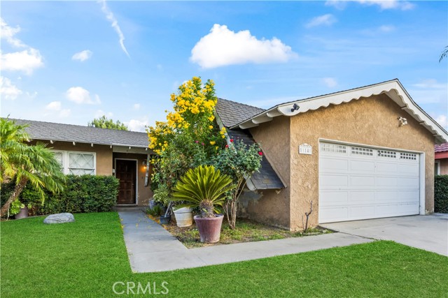 Detail Gallery Image 3 of 56 For 11140 Montlake Dr, Riverside,  CA 92505 - 4 Beds | 2 Baths