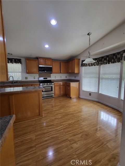 Detail Gallery Image 13 of 26 For 14362 Bushard St #113,  Westminster,  CA 92683 - 3 Beds | 2 Baths