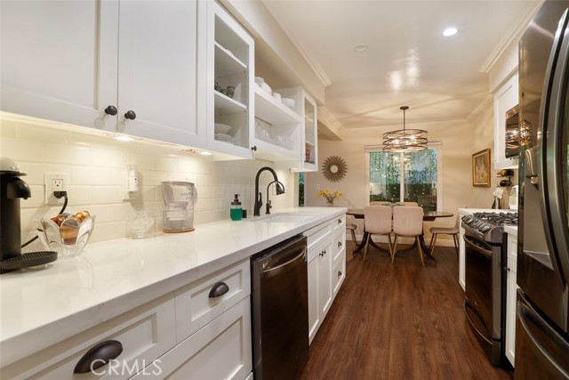 Detail Gallery Image 11 of 19 For 4528 Colbath Ave #103,  Sherman Oaks,  CA 91423 - 1 Beds | 1 Baths
