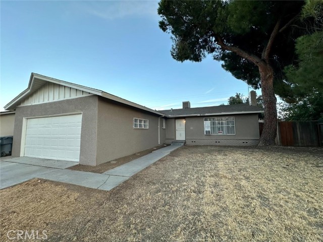 Detail Gallery Image 2 of 17 For 4747 E Braly Ave, Fresno,  CA 93702 - 3 Beds | 2 Baths