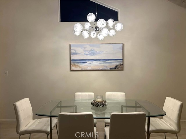 Detail Gallery Image 22 of 41 For 117 S Prospect Ave #a, Redondo Beach,  CA 90277 - 4 Beds | 2/1 Baths