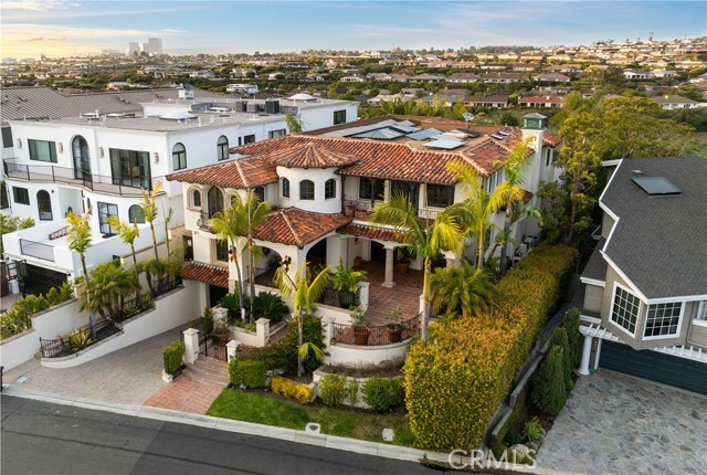 Image 3 of 54 For 445 Isabella Ter