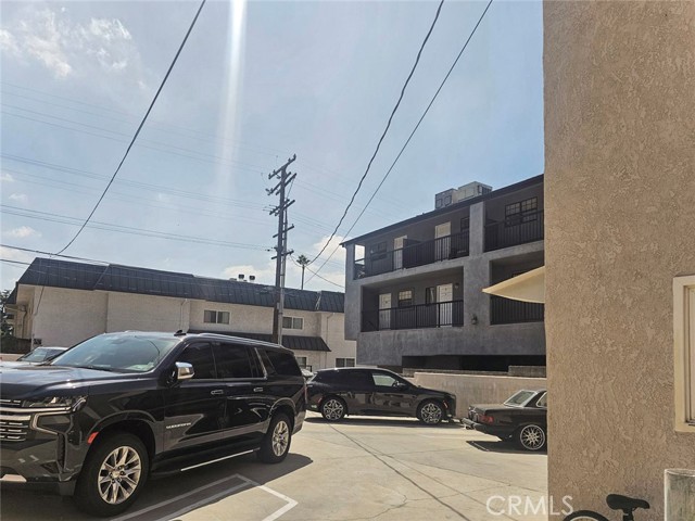 518 East Valencia, F photo 16