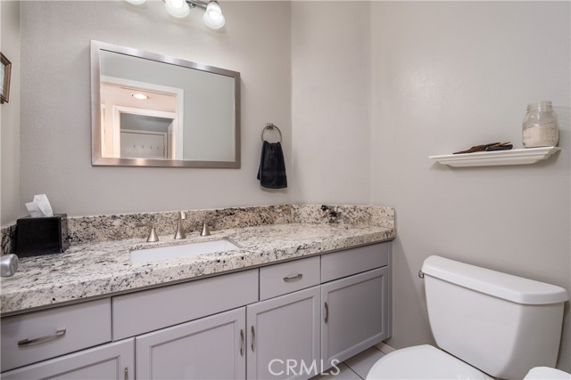 Detail Gallery Image 17 of 41 For 879 E Newcastle Ln, Fresno,  CA 93720 - 3 Beds | 2/1 Baths