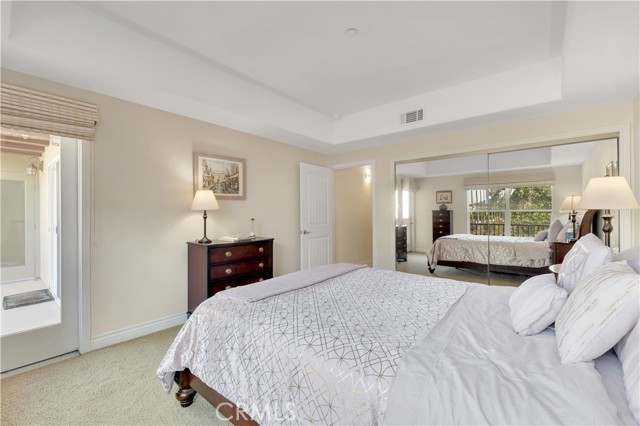 13200 Moorpark Street, Sherman Oaks CA: https://media.crmls.org/medias/d5e24b15-391f-452e-9657-ca836302711c.jpg