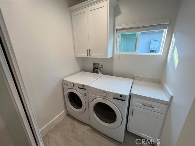 Detail Gallery Image 29 of 35 For 22050 Hart St, Canoga Park,  CA 91303 - 3 Beds | 3 Baths