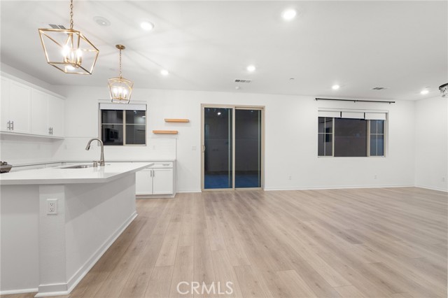 Detail Gallery Image 13 of 57 For 3950 Satsuma, Corona,  CA 92883 - 4 Beds | 3 Baths