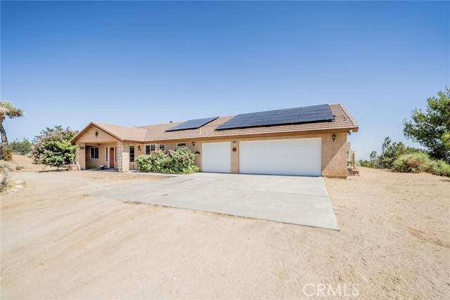 Detail Gallery Image 1 of 56 For 1990 Vista Rd, Pinon Hills,  CA 92371 - 3 Beds | 2 Baths