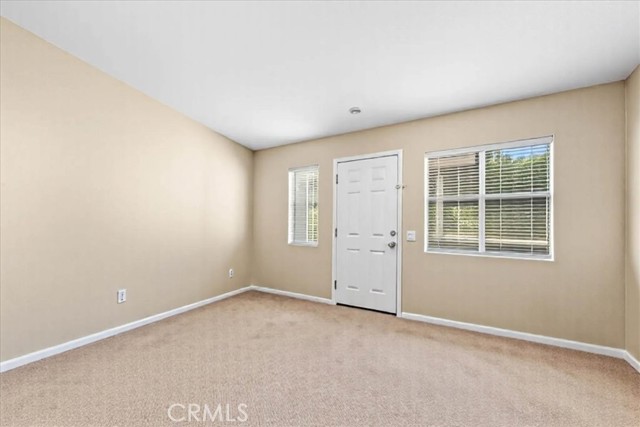 3636 Oak Creek Drive, Ontario CA: https://media.crmls.org/medias/d5e50c92-88a4-4223-b5be-c3c1d8422bda.jpg