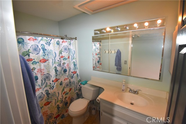 Detail Gallery Image 11 of 16 For 14247 Mission St, Oak Hills,  CA 92344 - 3 Beds | 2 Baths