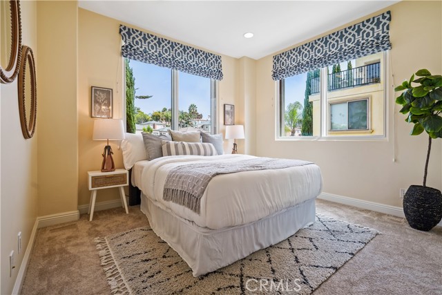 615 Pacific Coast Highway, Redondo Beach, California 90277, 3 Bedrooms Bedrooms, ,3 BathroomsBathrooms,Residential,Sold,Pacific Coast Highway,SB22124725