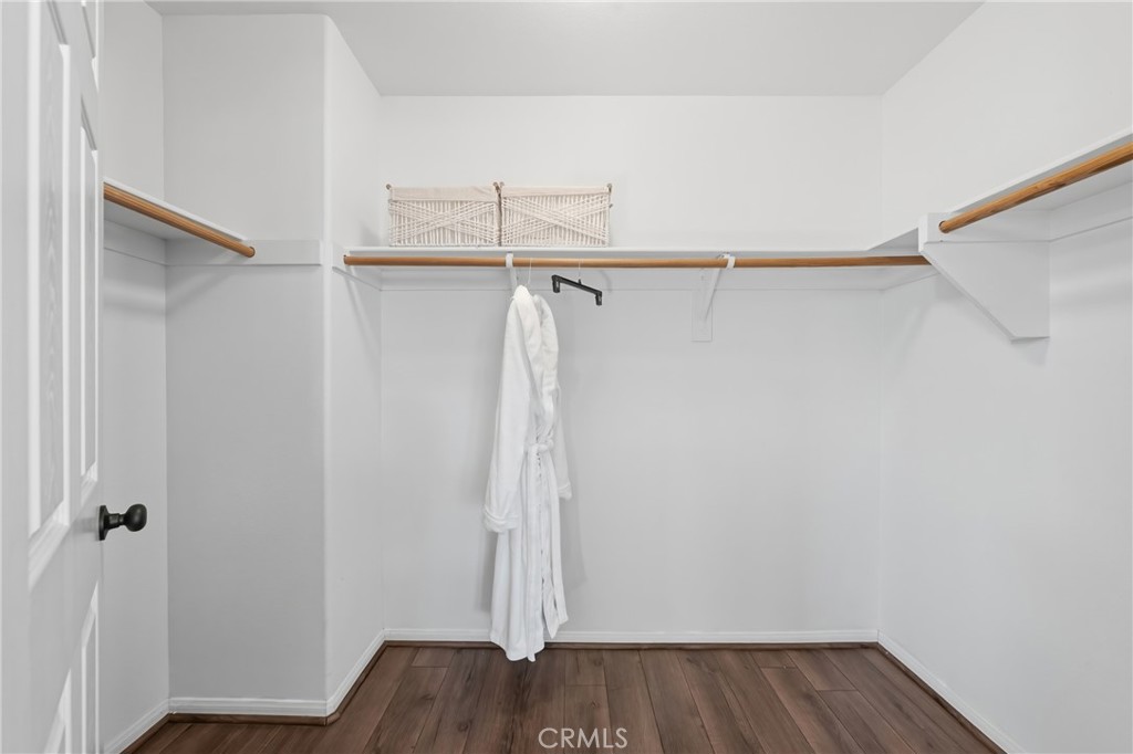 https://media.crmls.org/medias/d5e53207-a37f-4db6-a76f-77c14f646e7f.jpg?preset=X-Large