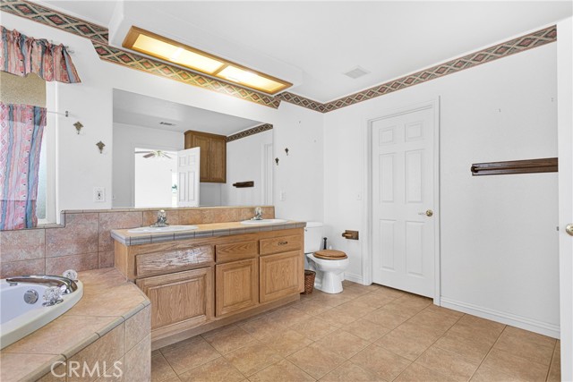 Detail Gallery Image 14 of 23 For 11458 Cedar St, Oak Hills,  CA 92344 - 4 Beds | 2/1 Baths