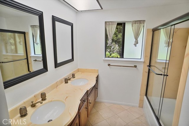 Detail Gallery Image 21 of 33 For 11859 Laughton Way, Porter Ranch,  CA 91326 - 4 Beds | 3 Baths