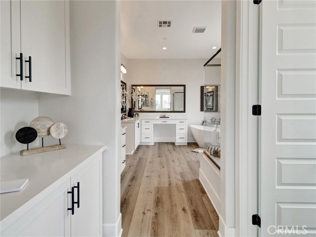 35886 Wildwood Crest Drive, Yucaipa CA: https://media.crmls.org/medias/d5e73863-91fb-40cf-8338-6403043ba693.jpg