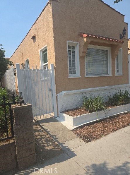 1222 E 10th Street, Long Beach CA: https://media.crmls.org/medias/d5e797c3-846b-4816-9e5b-86cd8b7953e3.jpg