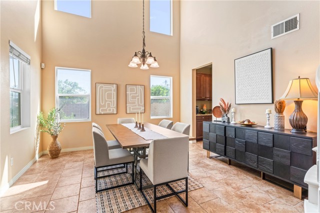 Detail Gallery Image 8 of 55 For 12113 Jonathan Dr, Riverside,  CA 92503 - 4 Beds | 2/1 Baths