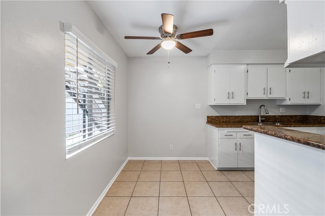 Detail Gallery Image 3 of 11 For 912 Gladys Ave #2,  Long Beach,  CA 90804 - 2 Beds | 1 Baths