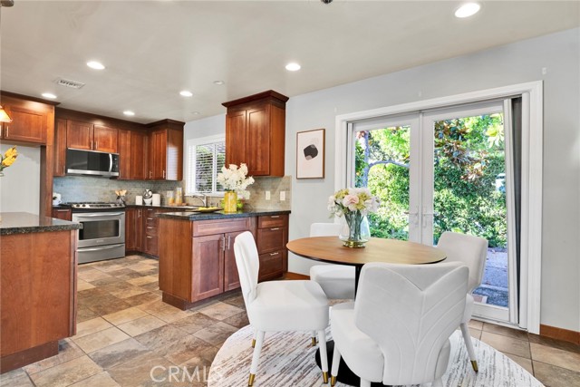 1811 Chantry Drive, Arcadia CA: https://media.crmls.org/medias/d5eaecb0-9aee-4885-bcb2-1935e7d4ef74.jpg