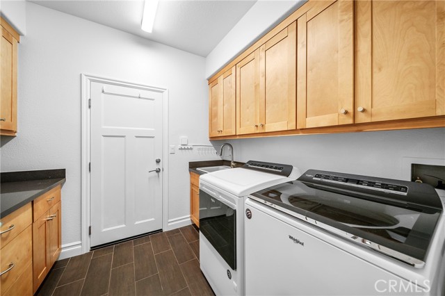 632 Hartwell Court, Altadena CA: https://media.crmls.org/medias/d5ebb2d9-6afe-4efd-9cc6-a1e3e660e37a.jpg